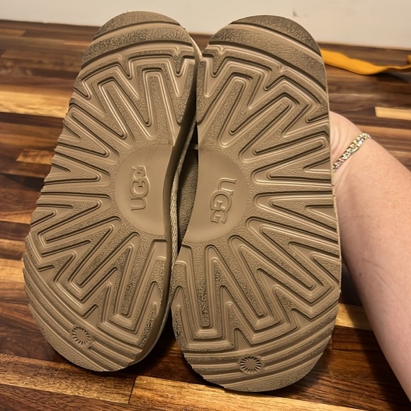 UGG classic bootie Slippers - tan - Picture 5 of 5